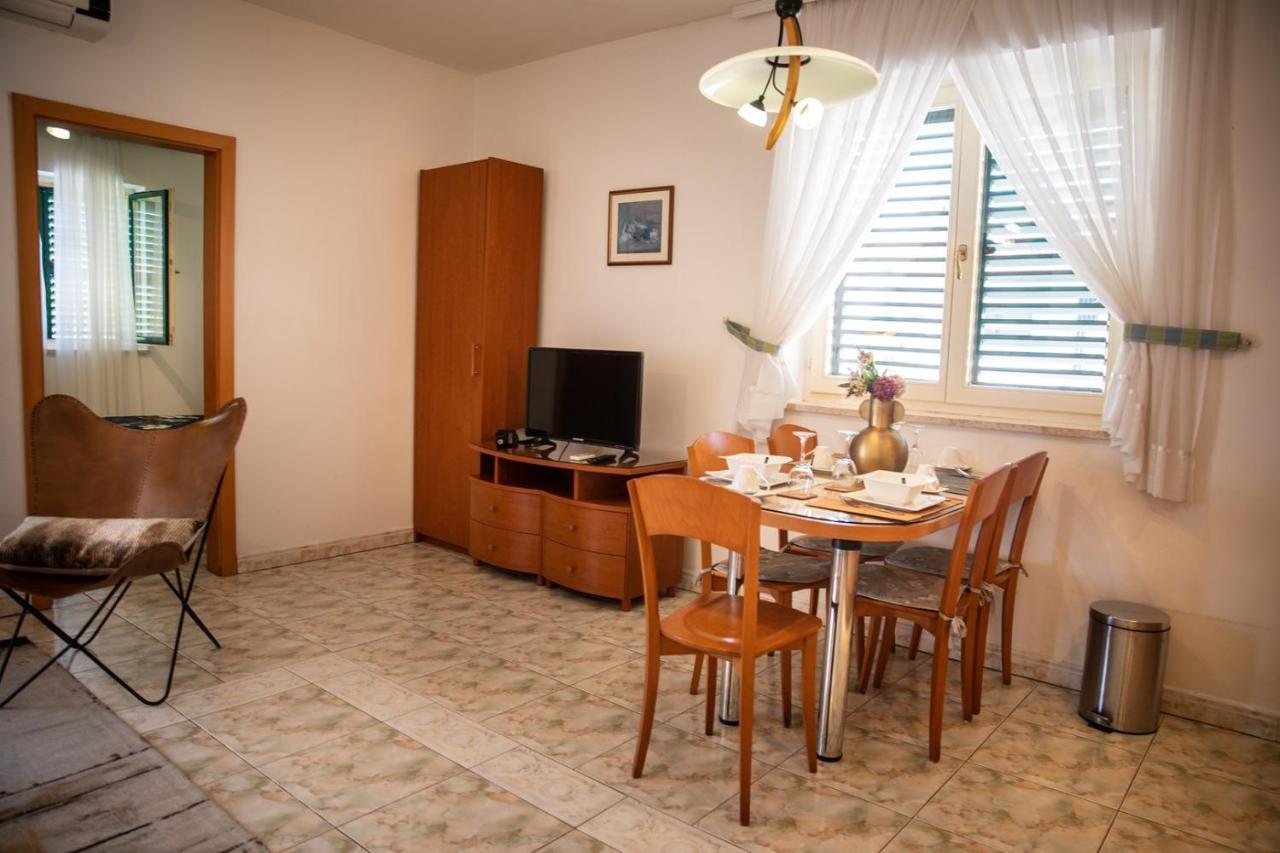 Villa Mareonda - Apartments Sussurro Rovinj Exterior foto